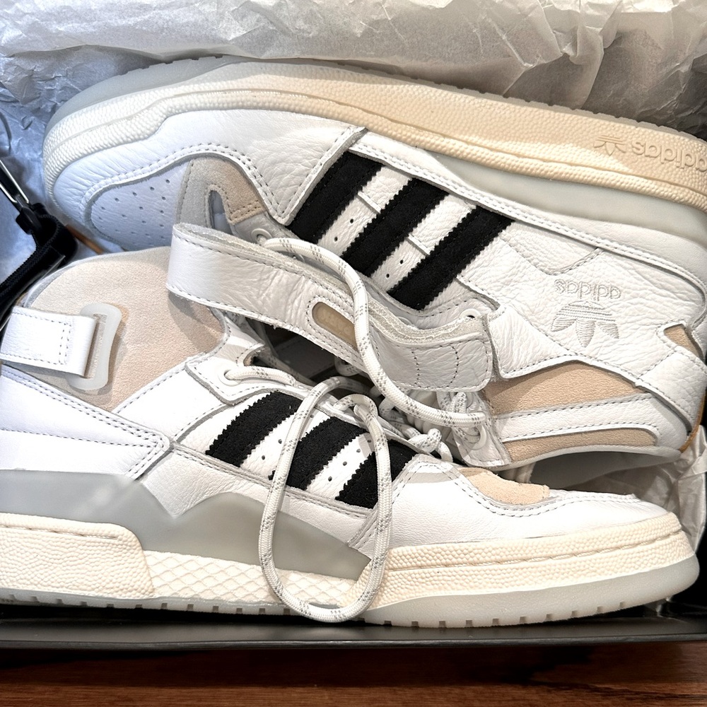 NWT: Ivy Park Adidas Forum Mid; Size 10